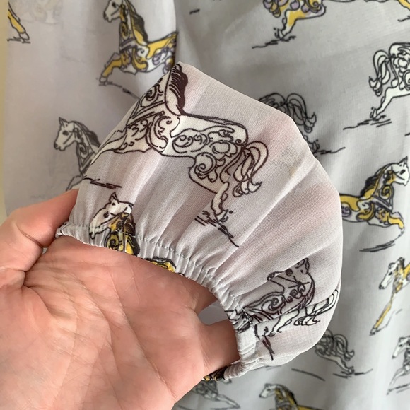 Horse Print Sheer Tunic-Like Top Medium - Picture 5 of 8